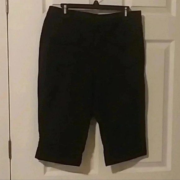 💙🌹 Black Bermuda shorts - Picture 11 of 11